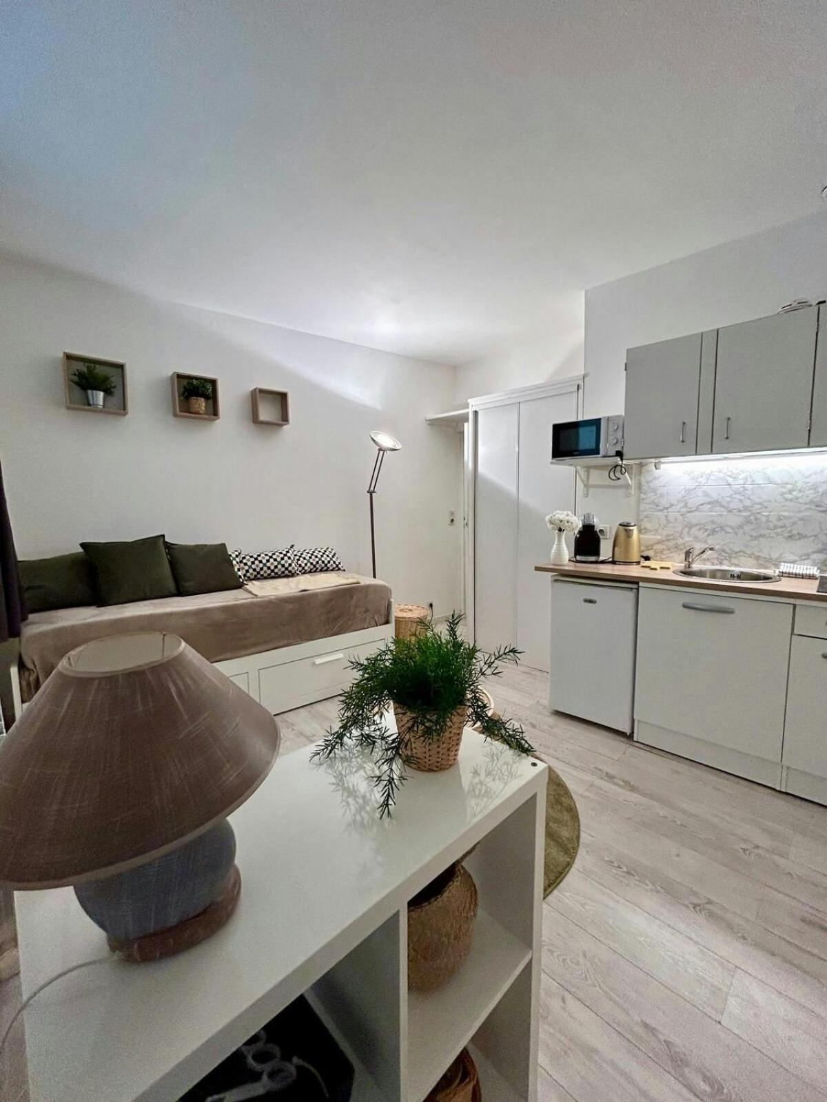 Au Charme Des Carmes - T1 Sur Cour - Metro A & B Apartment Toulouse Exterior photo